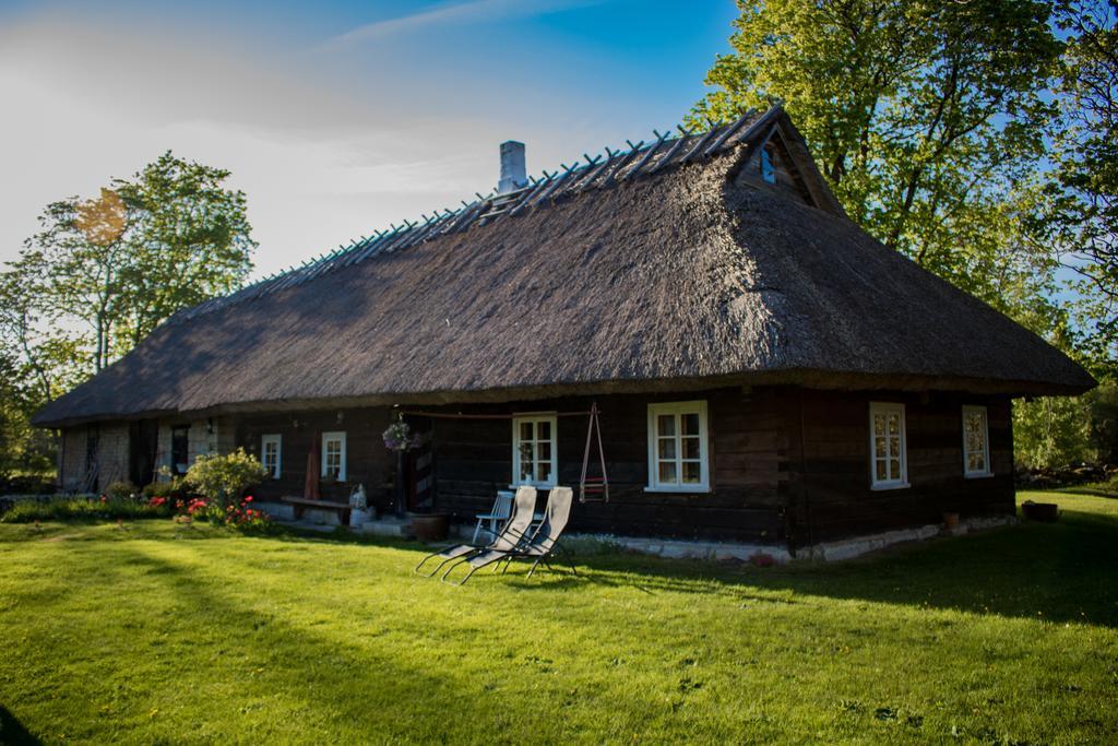 Villa Kuusetuka Tourism Farm à Pahkla Extérieur photo