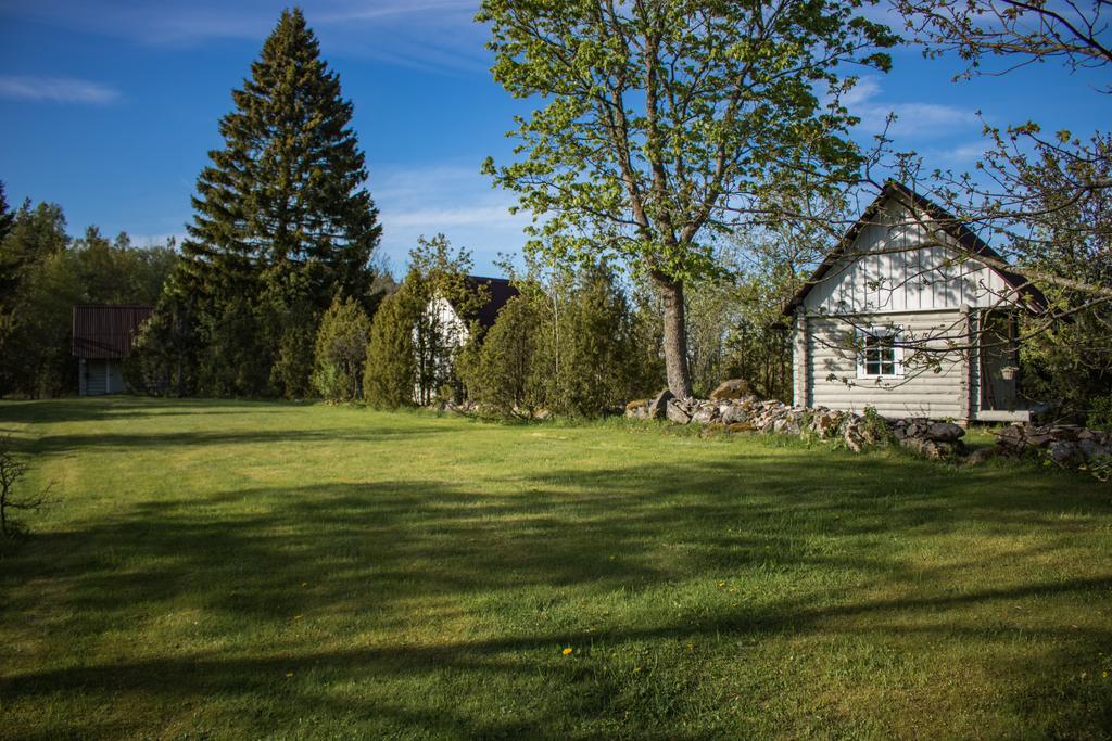 Villa Kuusetuka Tourism Farm à Pahkla Extérieur photo