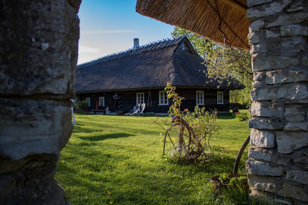 Villa Kuusetuka Tourism Farm à Pahkla Extérieur photo